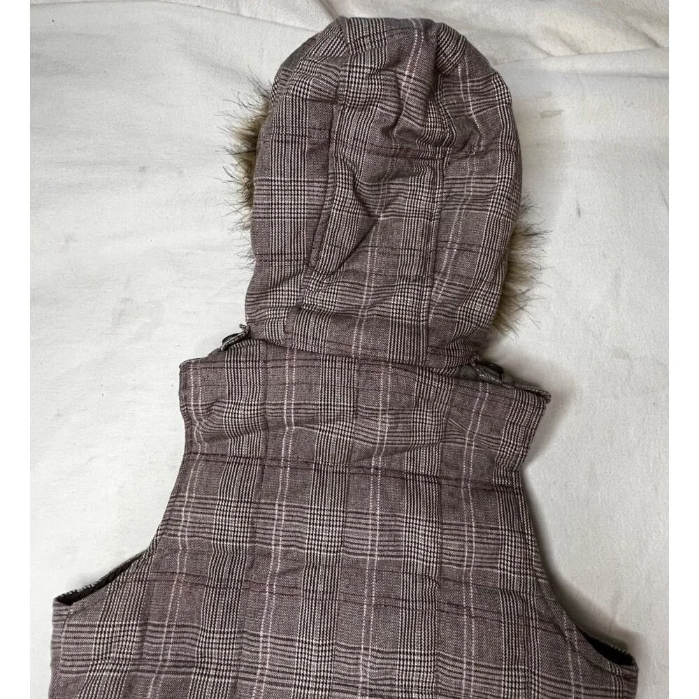 Charlotte Russe Plaid Puffer Vest Faux Fur Hood Brown S Snap Full Zip Pockets - Picture 11 of 16